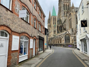 Private Double Room with Ensuite, No Breakfast, Truro City Centre